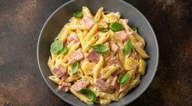 Pâtes au jambon et au fromage